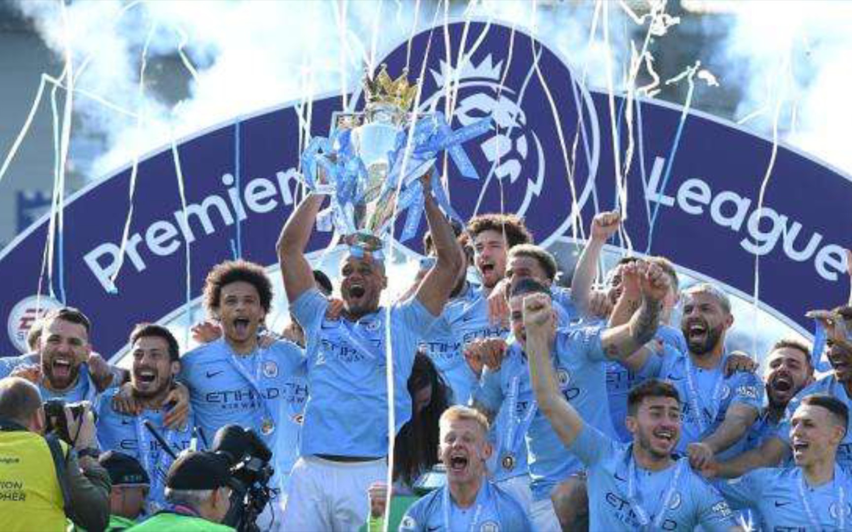 尤其是在场 尤其是在场